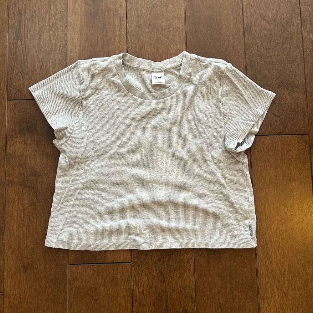 Aritzia TNA ribbed tee